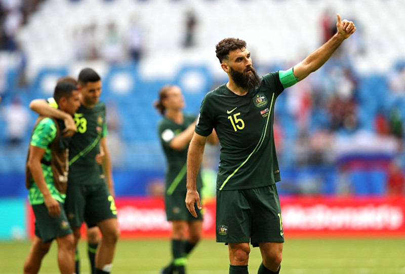Jedinak leggur skóna á hilluna