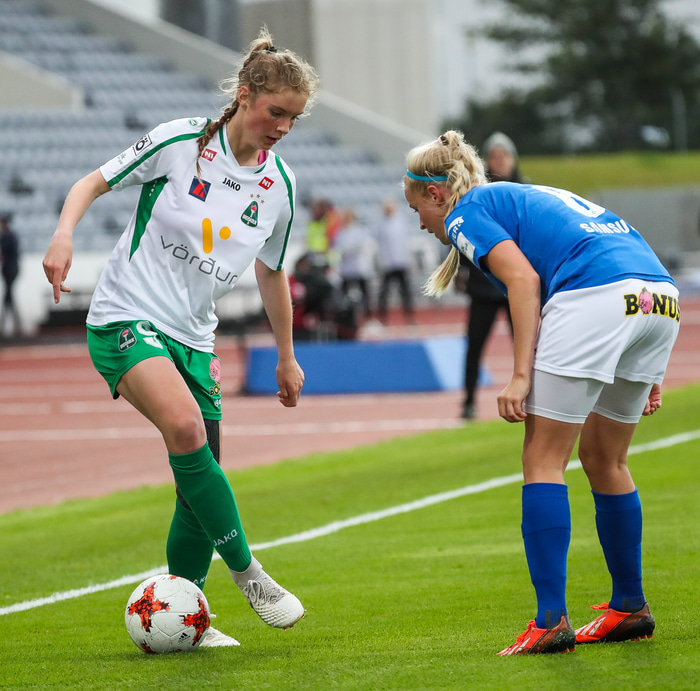 Karólína gekk í raðir Breiðablik fyrir tímabilið 2018. Hér er hún í bikarúrslitaleiknum 2018 gegn Stjörnunni. Blikar unnu leikinn 2-1.
