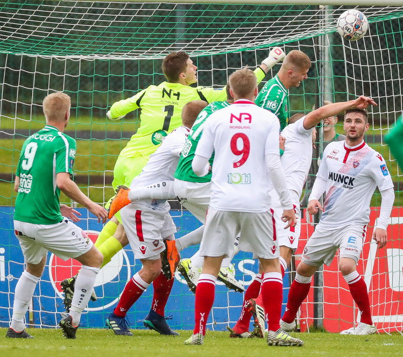 Myndaveisla: Valur vann toppslaginn við Blika