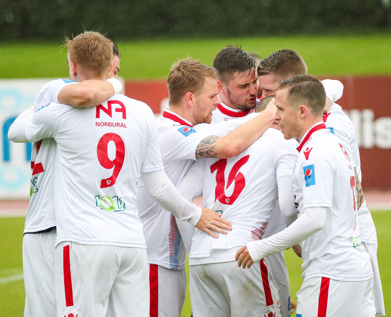 Myndaveisla: Valur vann toppslaginn við Blika