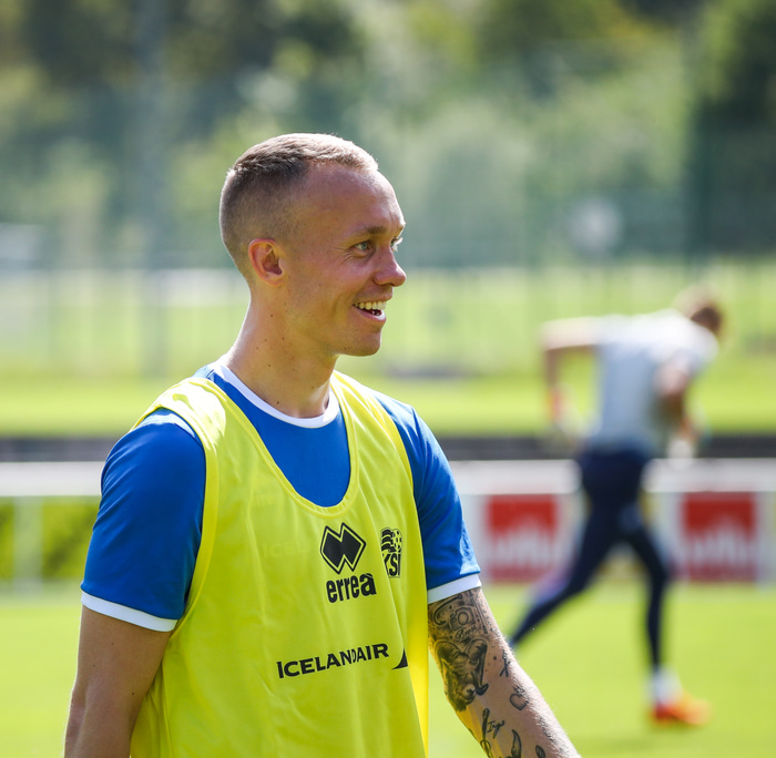 Gummi á leiki að baki fyrir Selfoss, ÍBV, Sarpsborg, Nordsjælland, Rosenborg og Norrköping. Hann er 28 ára og hefur spilað fimm A-landsleiki fyrir Ísland.