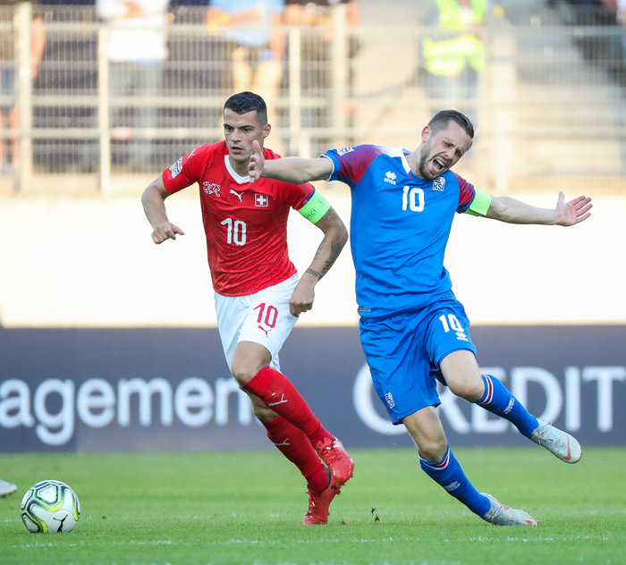 Granit Xhaka í leik gegn Íslandi á síðasta ári