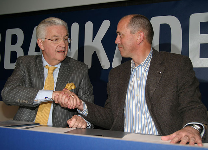 Björgólfur Guðmundsson er látinn