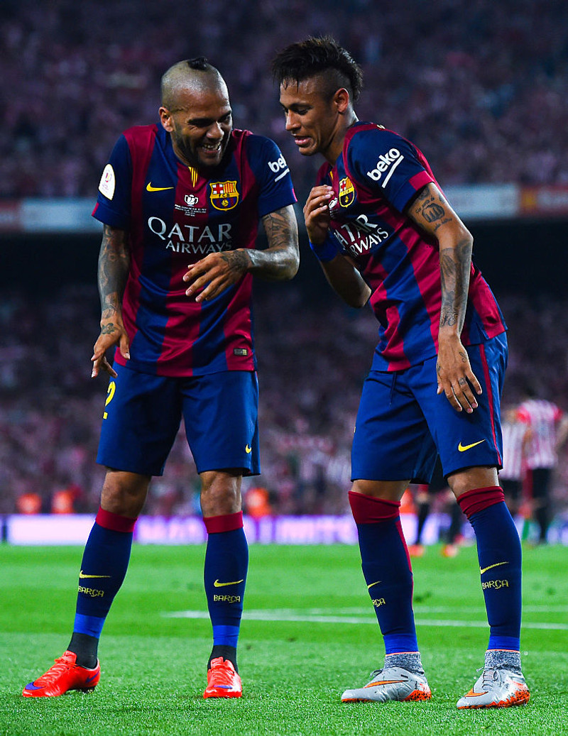 Dani Alves hafnaði Juve og Barca í sumar