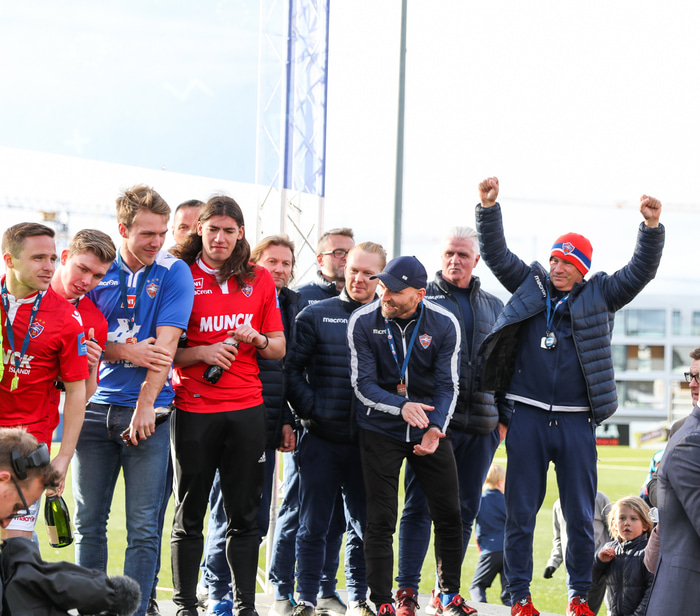 Ólafur fagnar Íslandsmeistaratitli með Val síðasta haust.