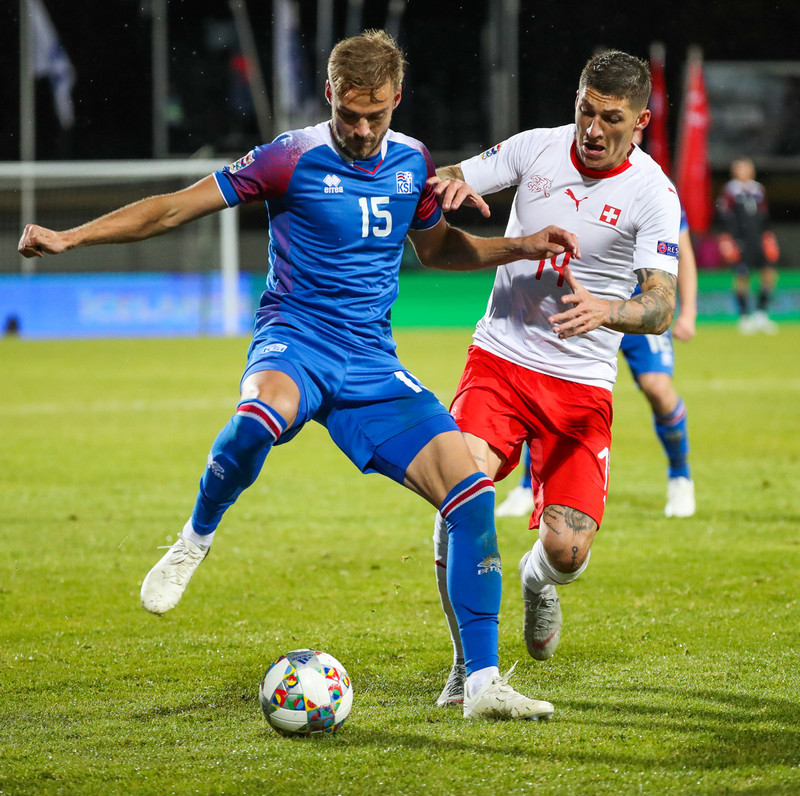 Hólmar Örn á toppnum - Aron kom við sögu