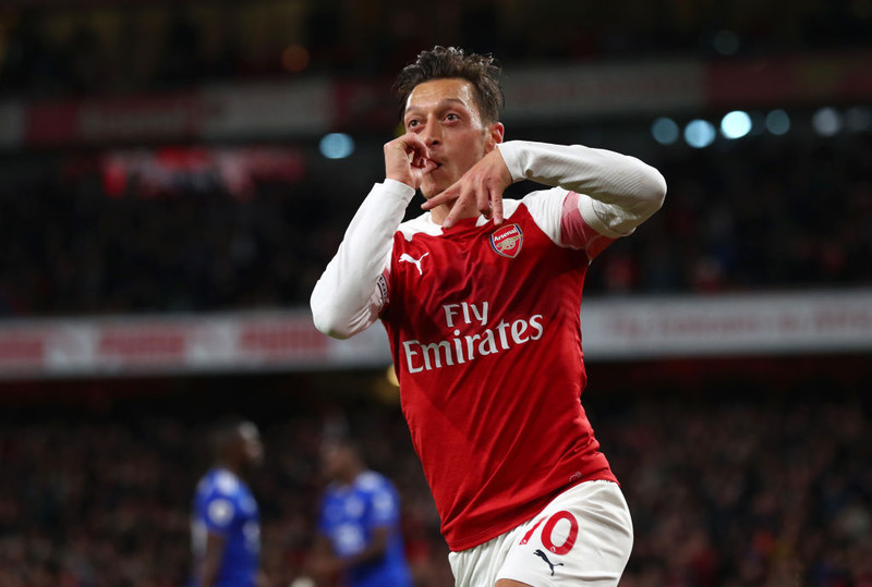 Frá 2013 til þessarar viku var Özil á mála hjá Arsenal.