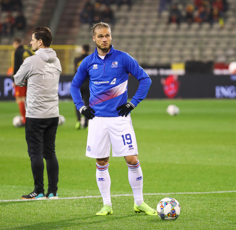 Þýskaland: Sandhausen bjargaði sér