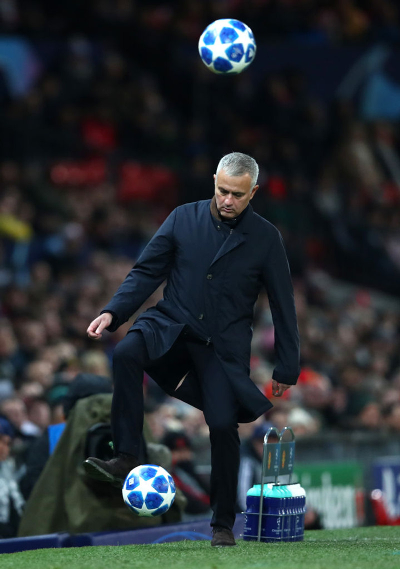 Mourinho hefur áhyggjur af Chelsea - Aðstoðarþjálfarinn hlær að því