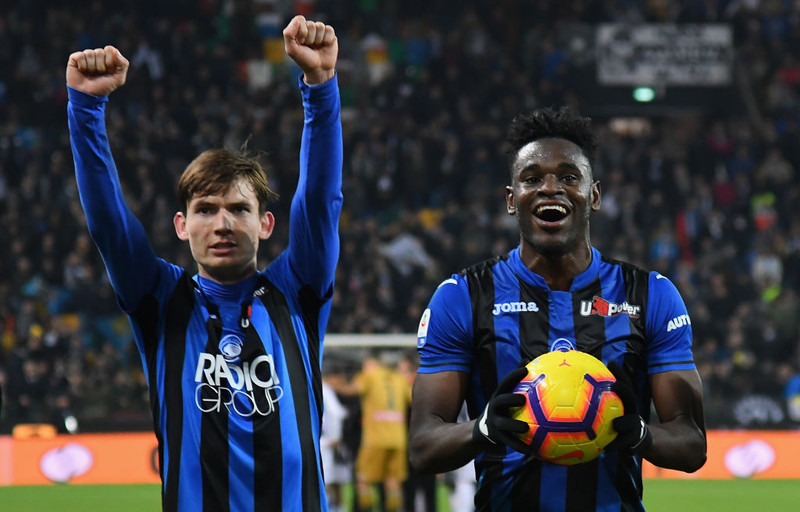 Marten De Roon og Duvan Zapata.