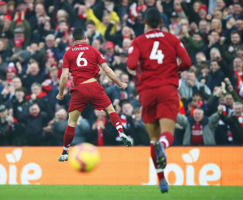 Lovren, fyrrum miðvörður Liverpool, er mættur í hjarta varnarinnar hjá Króötum.