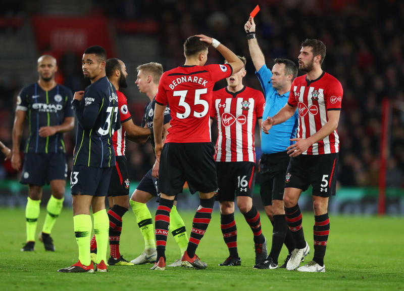4-5. Southampton - Gul spjöld: 71 - Rauð spjöld: 3 - Samtals: 74.