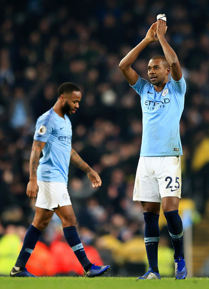 Fernandinho er ekki nægilega heill heilsu til að byrja gegn Tottenham.