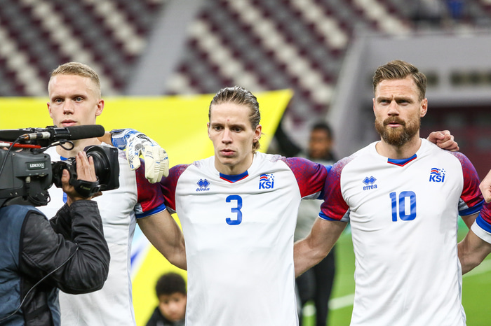 Böðvar í landsleik í Katar.