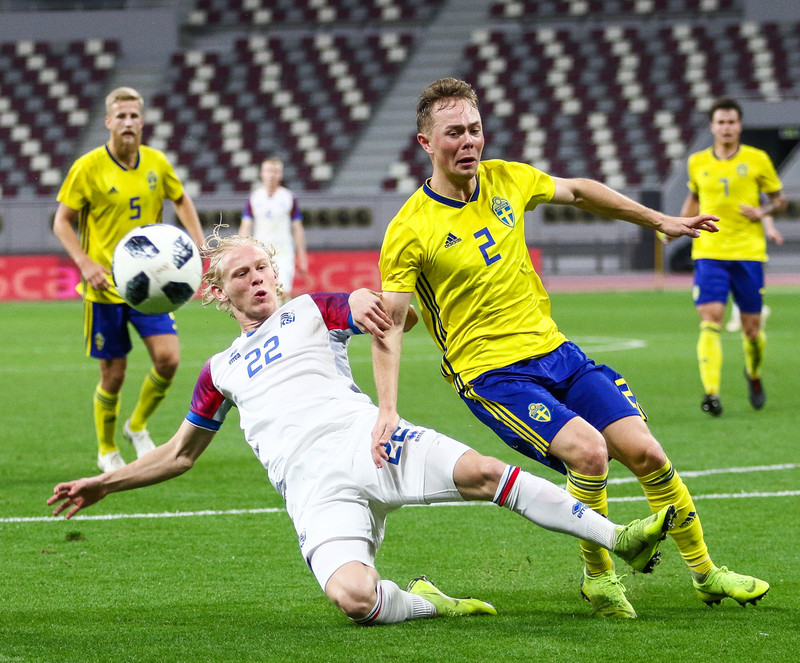Gegn Svíþjóð í fyrsta A-landsleiknum.