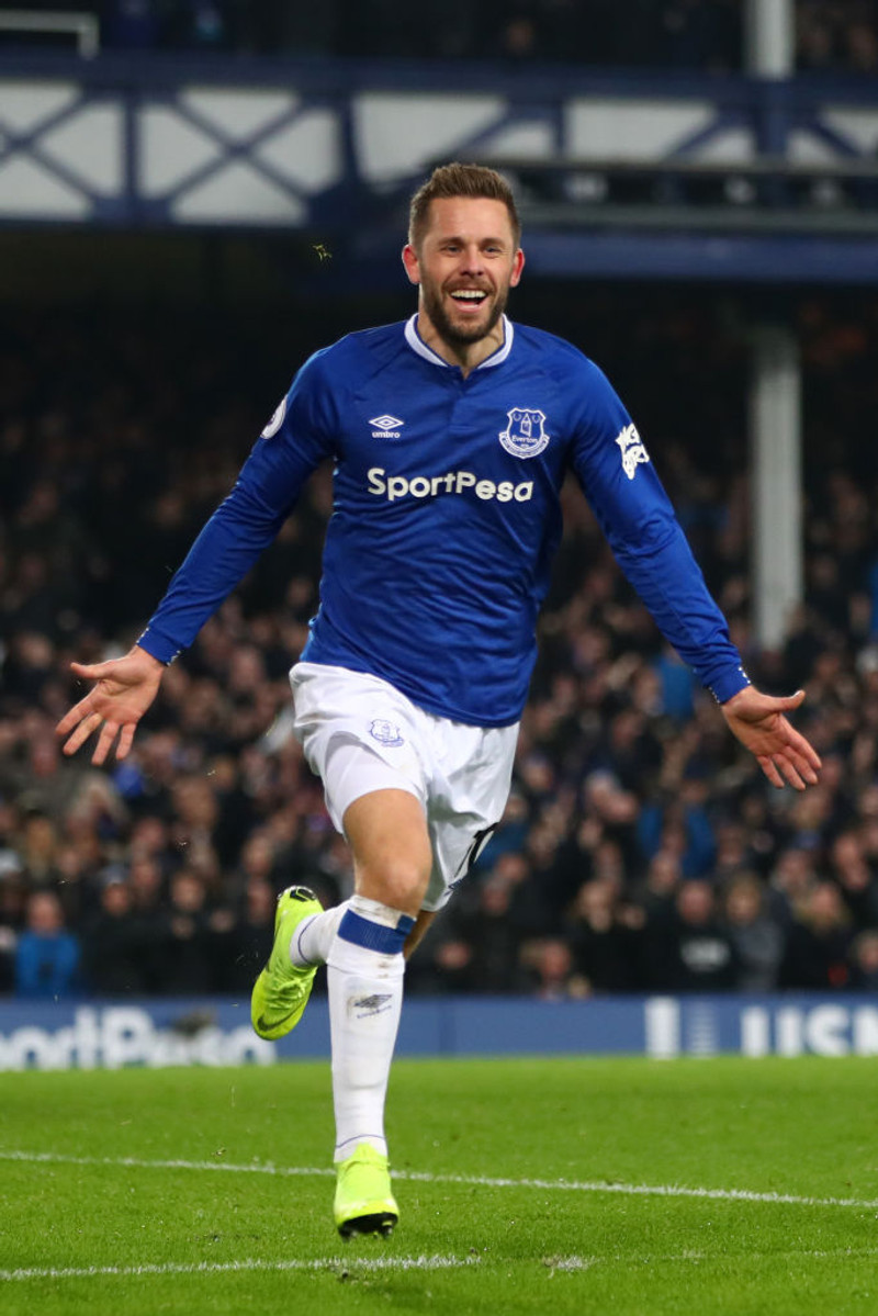 England: Gylfi kom af bekknum og skoraði