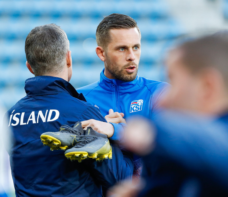<b>Bein Twitter-lýsing:</b> Hamren og Gylfi á fréttamannafundi
