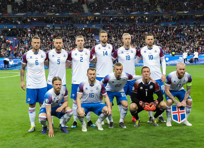 Íslenska landsliðið var til umræðu í Miðju vikunnar.