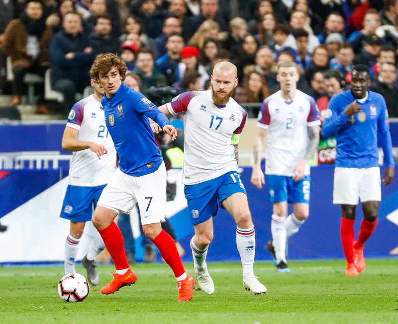 Antoine Griezmann í fyrri leiknum gegn Íslandi í mars síðastliðnum.
