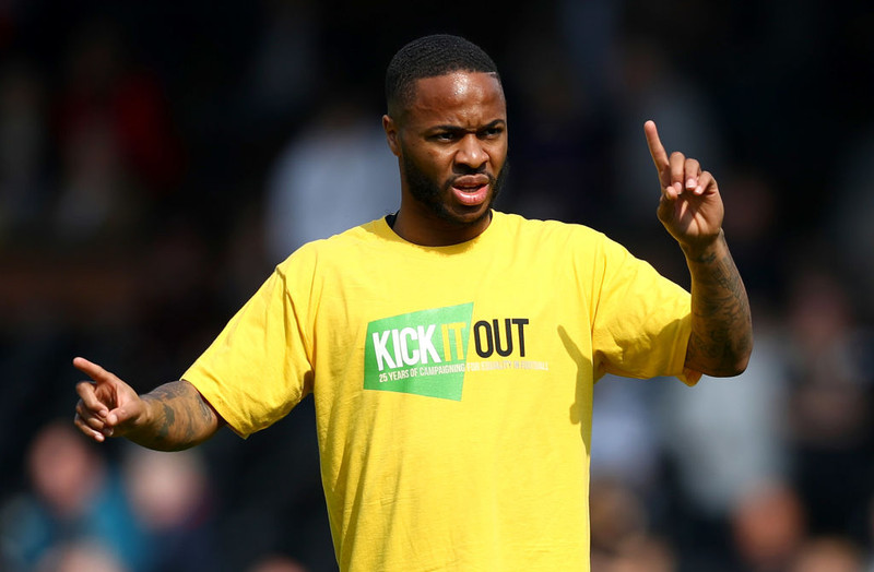 Sterling aðstoðaði strák sem varð fyrir kynþáttafordómum