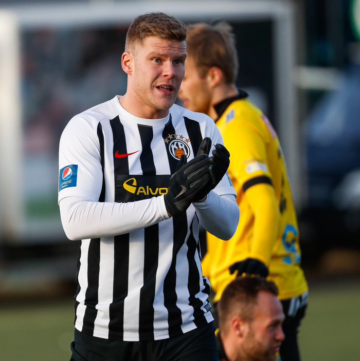 Björgvin minnkaði muninn fyrir KR.