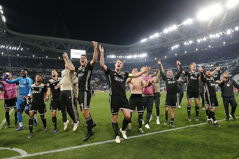 Myndband: Óhræddir Ajax-menn