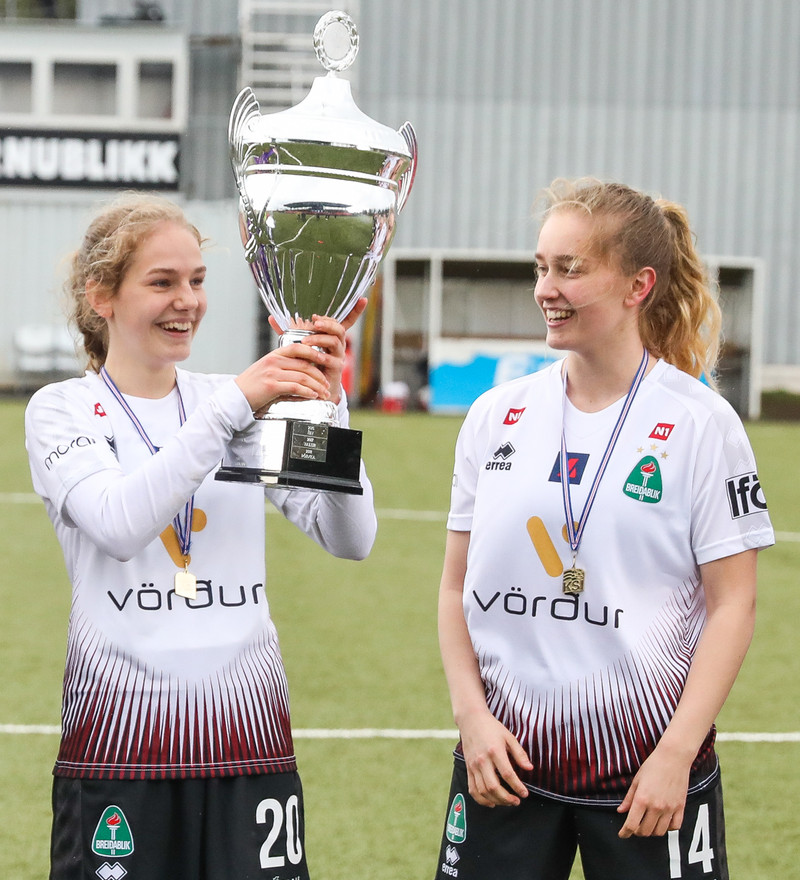 Myndaveisla: Breiðablik vann Val og þar með Lengjubikarinn