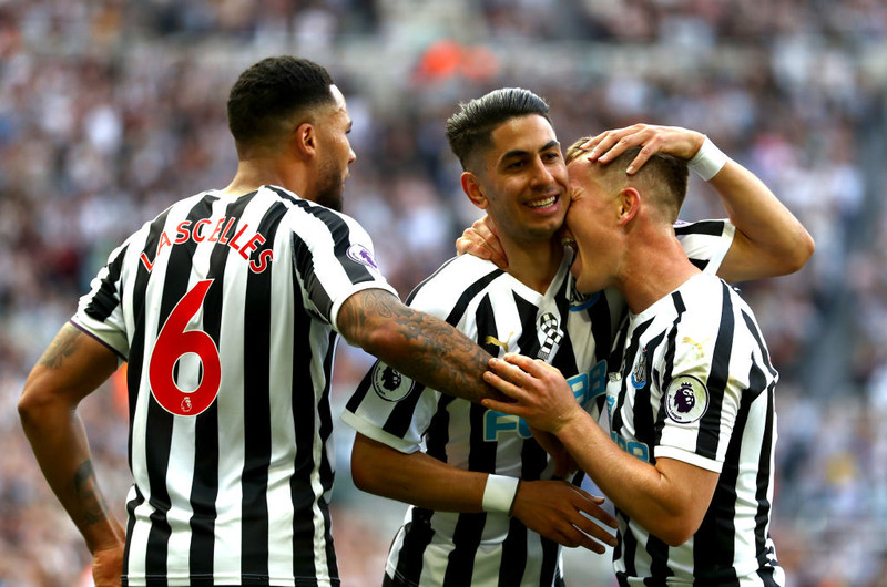 14-17. Newcastle - Gul spjöld: 57 - Rauð spjöld: 2 - Samtals: 59.
