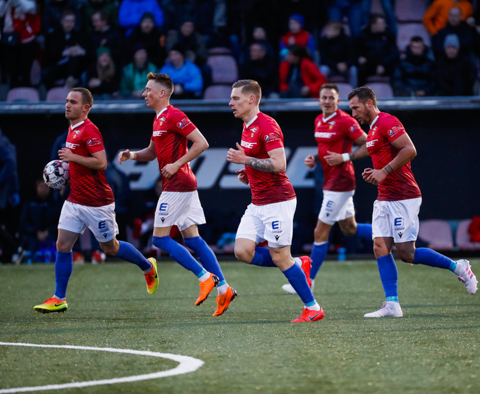 Íslandsmeistararnir eru komnir á sigurbraut.