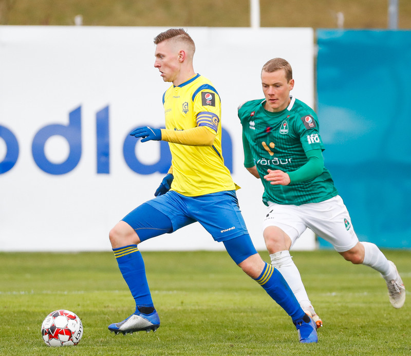 „Er þannig alinn upp að ég virði mína samninga"