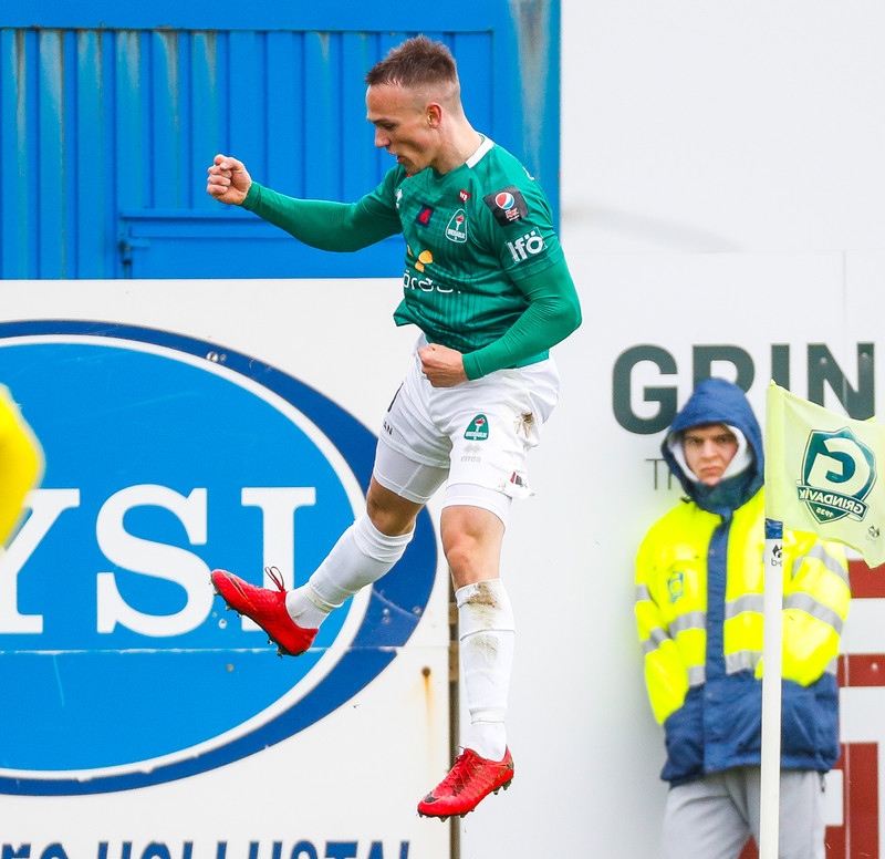 Aron er að koma í Val frá Ujpest í Ungverjalandi.