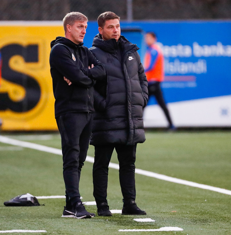 Rúnar og aðstoðarmaður hans, Bjarni Guðjónsson.