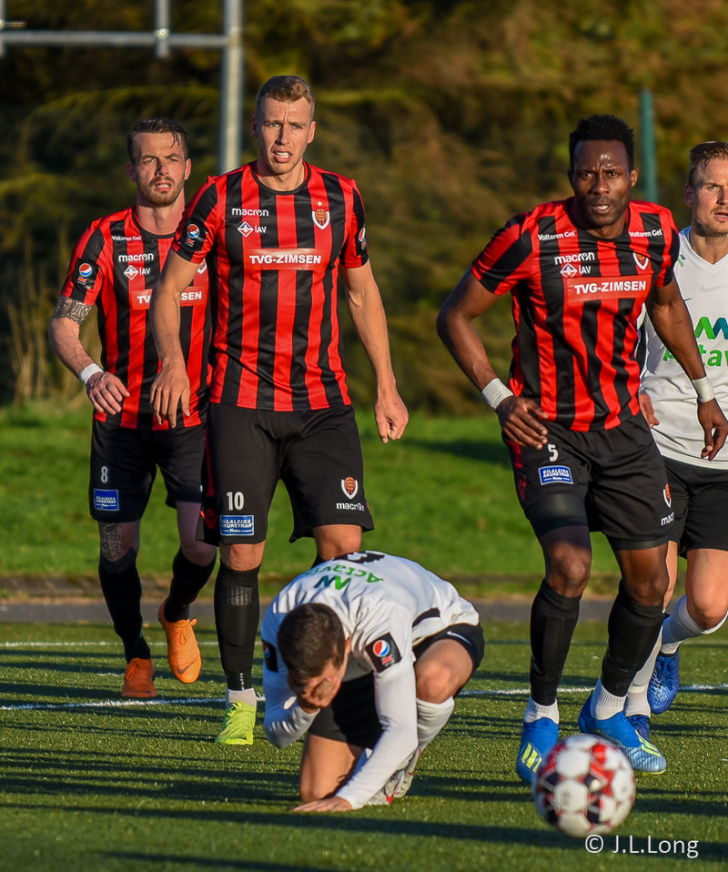Víkingar eru væntanlega svekktir að hafa ekki náð að klára leikinn. Þeir lentu í sömu stöðu gegn FH og endaði sá leikur einnig 1-1.
