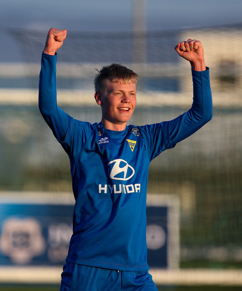 Orri Steinn lék með Gróttu í 2. deild og svo 1. deild áður en hann hélt til FCK.