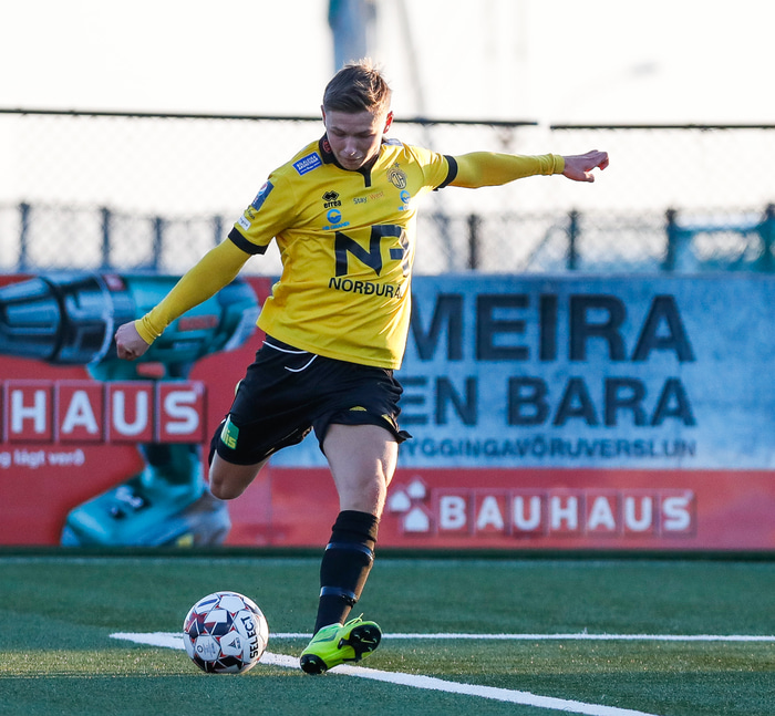 Bjarki Steinn í leik með ÍA í sumar.