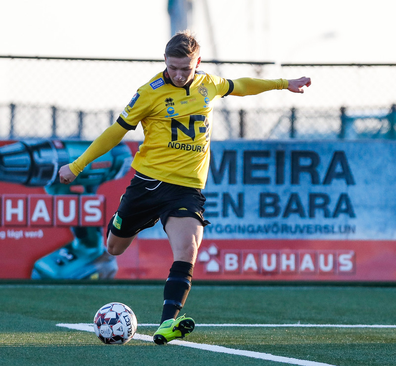 Bjarki Steinn í leik með ÍA í sumar.