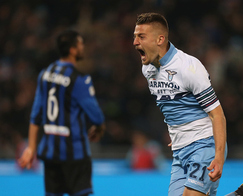 Sergej Milinkovic-Savic bjargaði stigi fyrir Lazio.