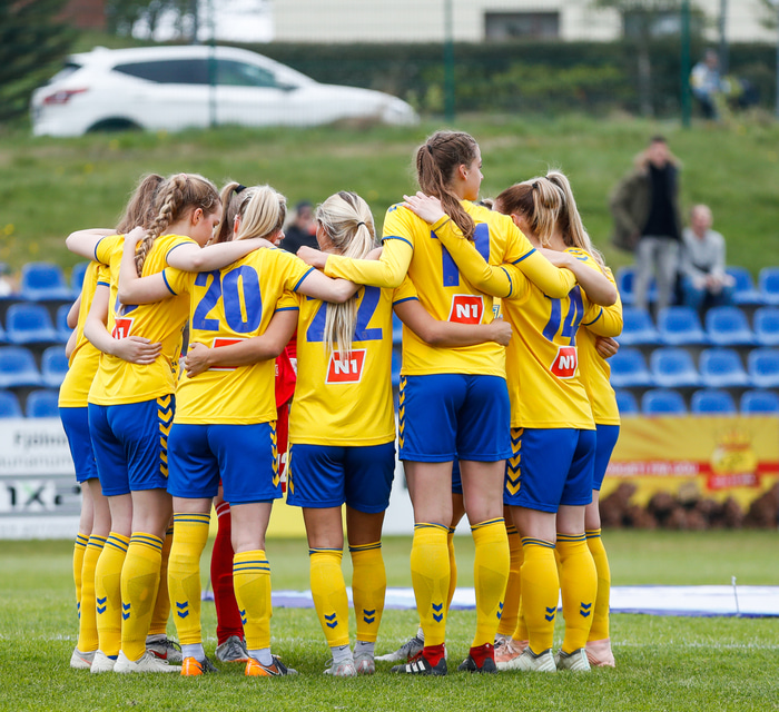 Fjölnisstúlkur upp í annað sæti.