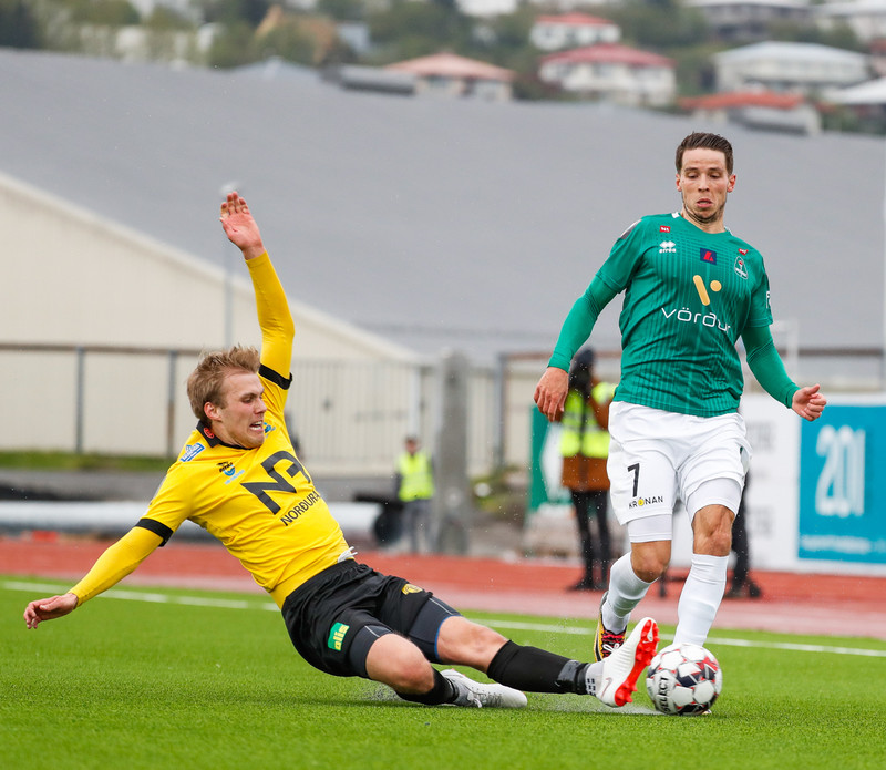 Myndaveisla: Skagamenn unnu Blika á nýju gervigrasi