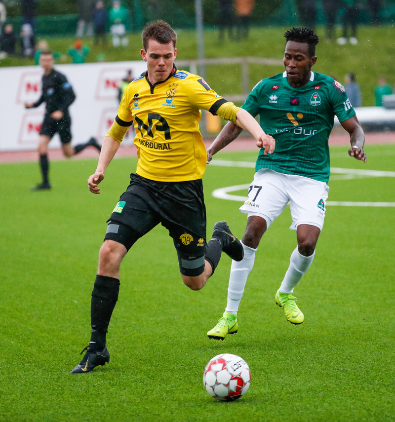 Myndaveisla: Skagamenn unnu Blika á nýju gervigrasi