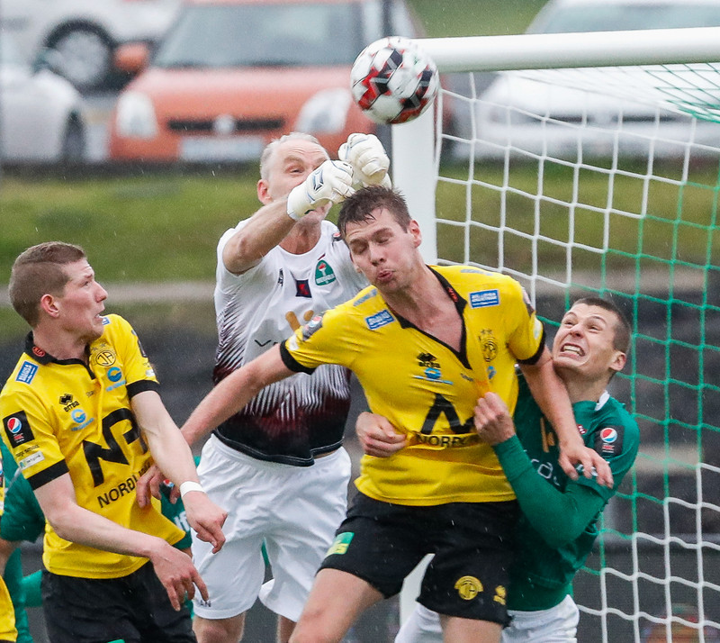 Myndaveisla: Skagamenn unnu Blika á nýju gervigrasi