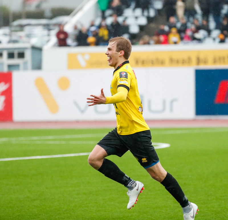 Myndaveisla: Skagamenn unnu Blika á nýju gervigrasi