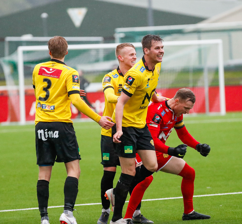 Myndaveisla: Skagamenn unnu Blika á nýju gervigrasi