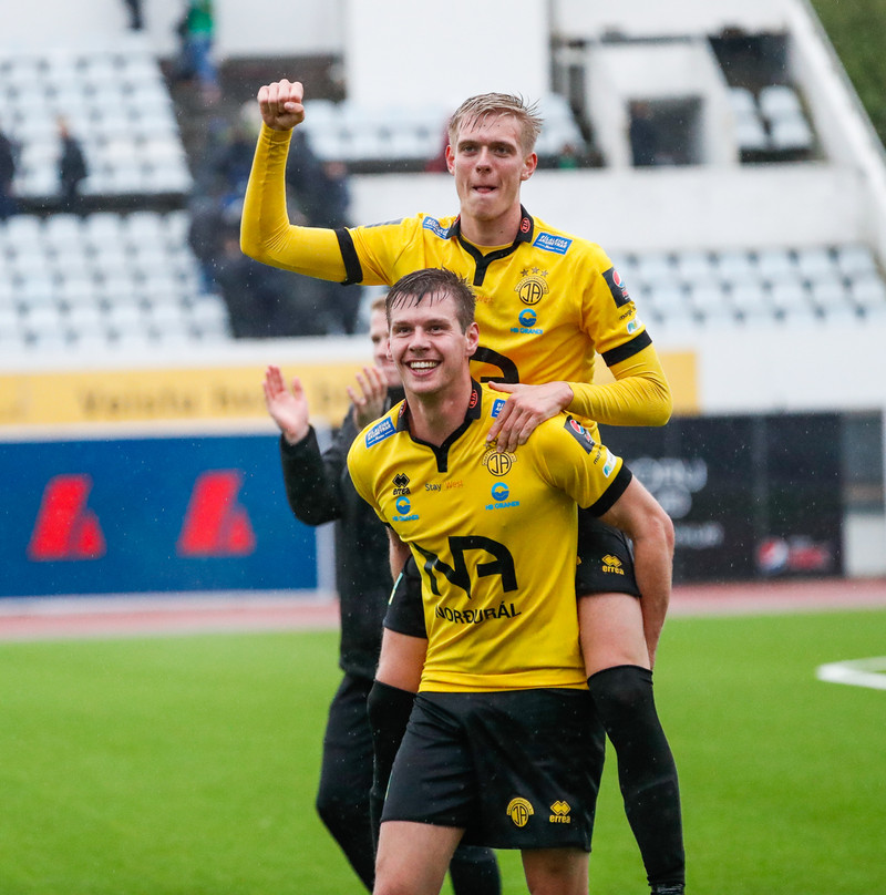 Myndaveisla: Skagamenn unnu Blika á nýju gervigrasi