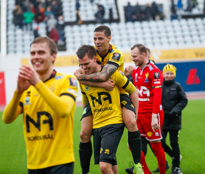 Myndaveisla: Skagamenn unnu Blika á nýju gervigrasi