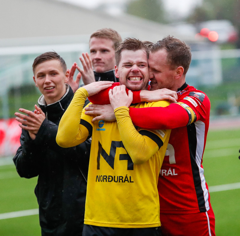 Myndaveisla: Skagamenn unnu Blika á nýju gervigrasi