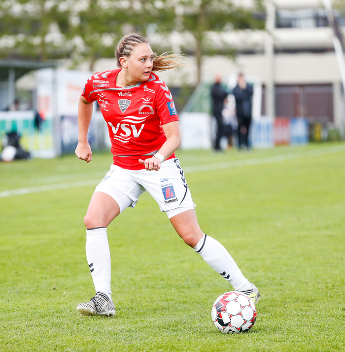 Kristín Erna í treyju ÍBV (er í dag leikmaður Víkings)