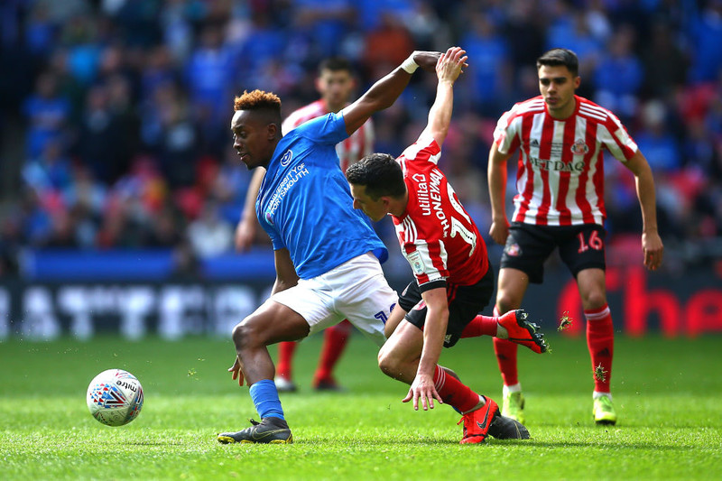 Jamal Lowe leikmaður Portsmouth.