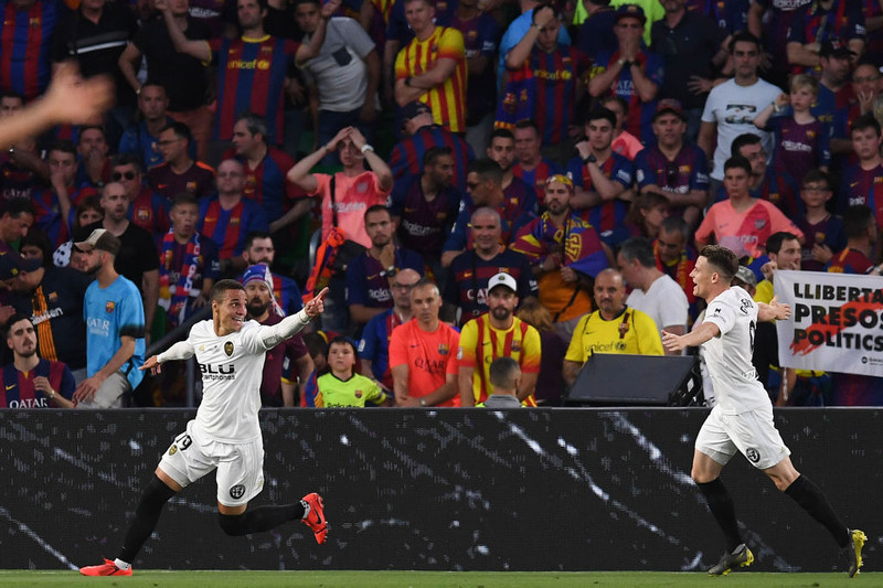Kevin Gameiro og Rodrigo Moreno afgreiddu öflugt lið Barcelona.