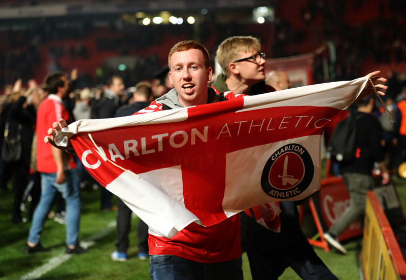 England: Charlton fór upp á 94. mínútu